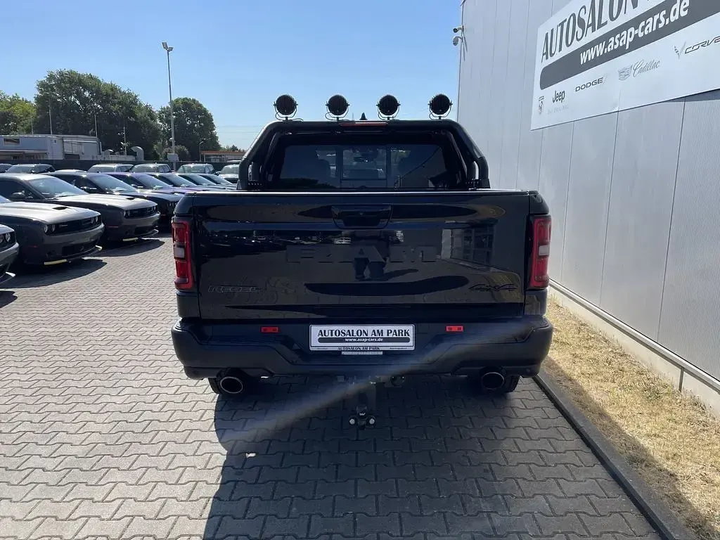 Gebraucht Dodge Ram 426 PS (313 kW) 2024 Diamond black (perleffekt) Pickup