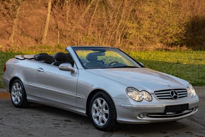 Silber Gebraucht 2004 Mercedes CLK200 Elegance Cabrio | 8.400 € (Fairer Preis) - Bild 1/4
