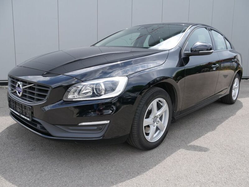 Schwarz Gebraucht 2016 Volvo S60 Kinetic Limousine | 11.380 € (Fairer Preis) - Bild 1/4