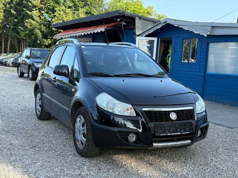 Schwarz Gebraucht 2009 Fiat Sedici Emotion SUV | 2.990 € (Fairer Preis) - Bild 1/4