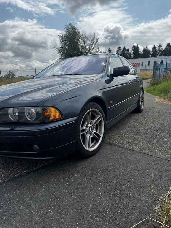 Gebraucht BMW 530 Lifestyle 231 PS (169 kW) 2001 Blau Limousine