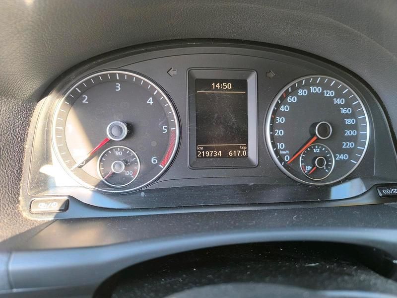 Gebraucht VW Touran 105 PS (77 kW) 2012 Braun Van / Kleinbus