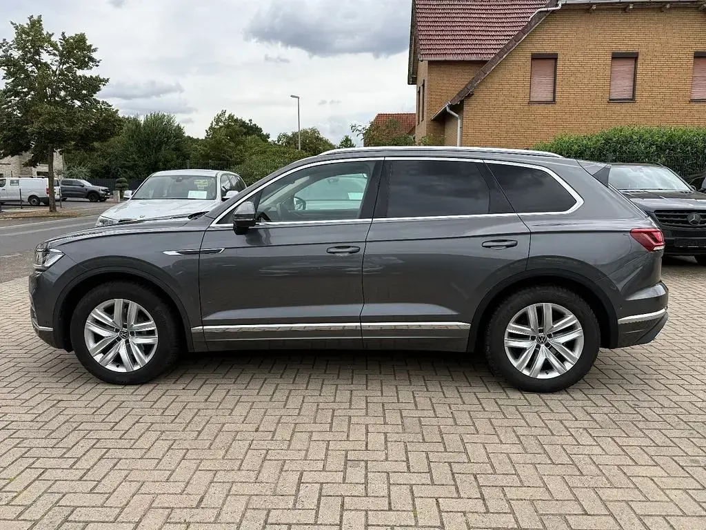 Gebraucht VW Touareg 231 PS (169 kW) 2021 Grau SUV