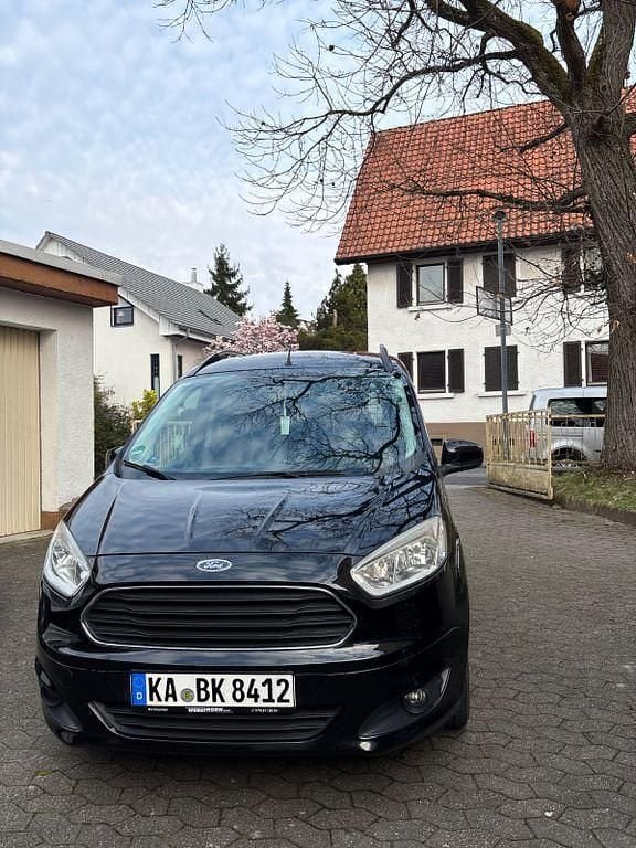 Gebraucht Ford Tourneo Courier Titanium 101 PS (74 kW) 2015 Schwarz Van / Kleinbus