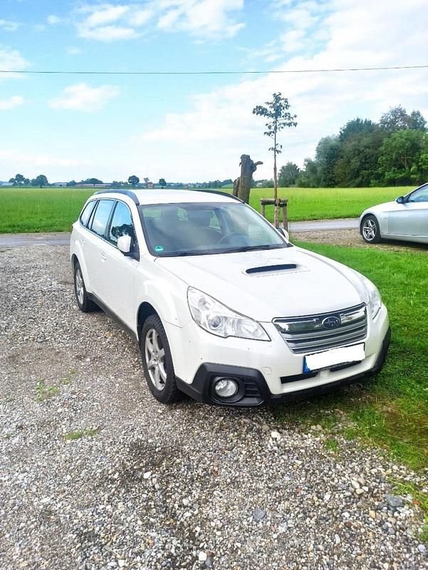 Gebraucht 2014 Subaru Outback Comfort SUV | 7.499 € - Bild 1/4
