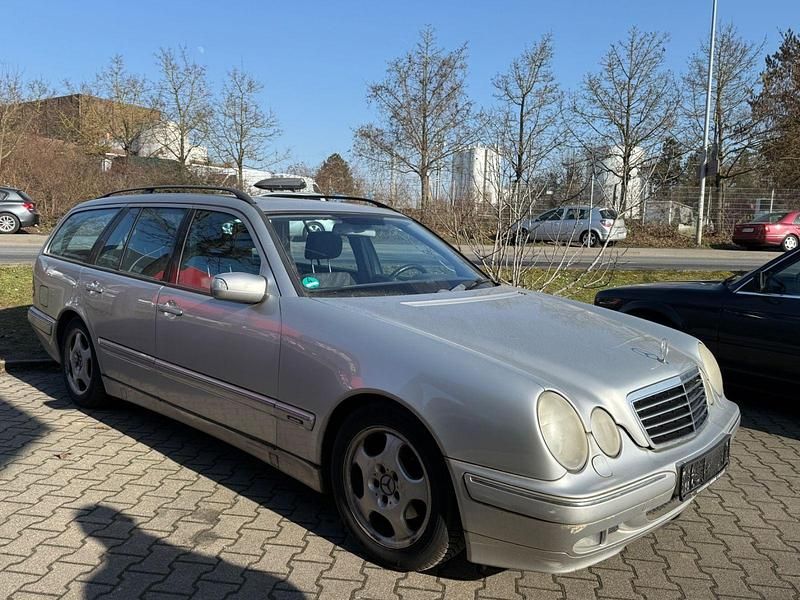 Gebraucht Mercedes E240 Avantgarde 170 PS (125 kW) 2001 Grau Kombi