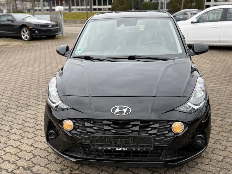 Gebraucht Hyundai i10 Select 67 PS (49 kW) 2020 Schwarz Kleinwagen
