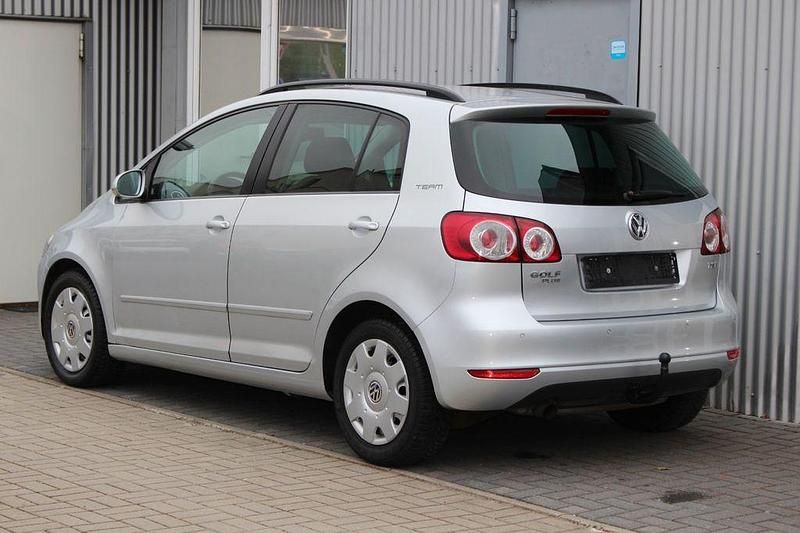 Gebraucht VW Golf VI Team 105 PS (77 kW) 2010 Silber Kleinwagen