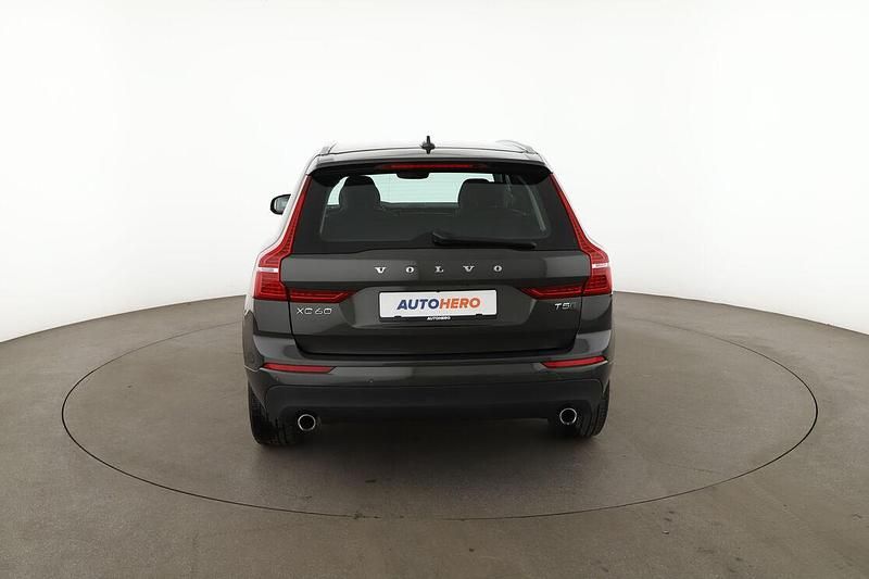 Gebraucht Volvo XC60 Momentum 250 PS (183 kW) 2018 Grau SUV
