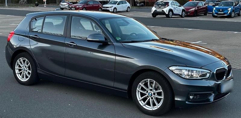 Gebraucht BMW 116 Advantage 116 PS (85 kW) 2017 Grau Kleinwagen