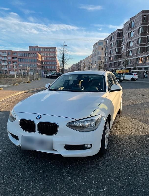 Gebraucht BMW 116 120 PS (88 kW) 2012 Weiß Kleinwagen