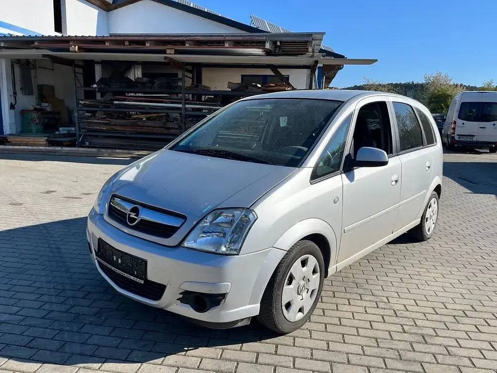 Usata Opel Meriva Edition 105 CV (77 kW) 2006 Argento Monovolume
