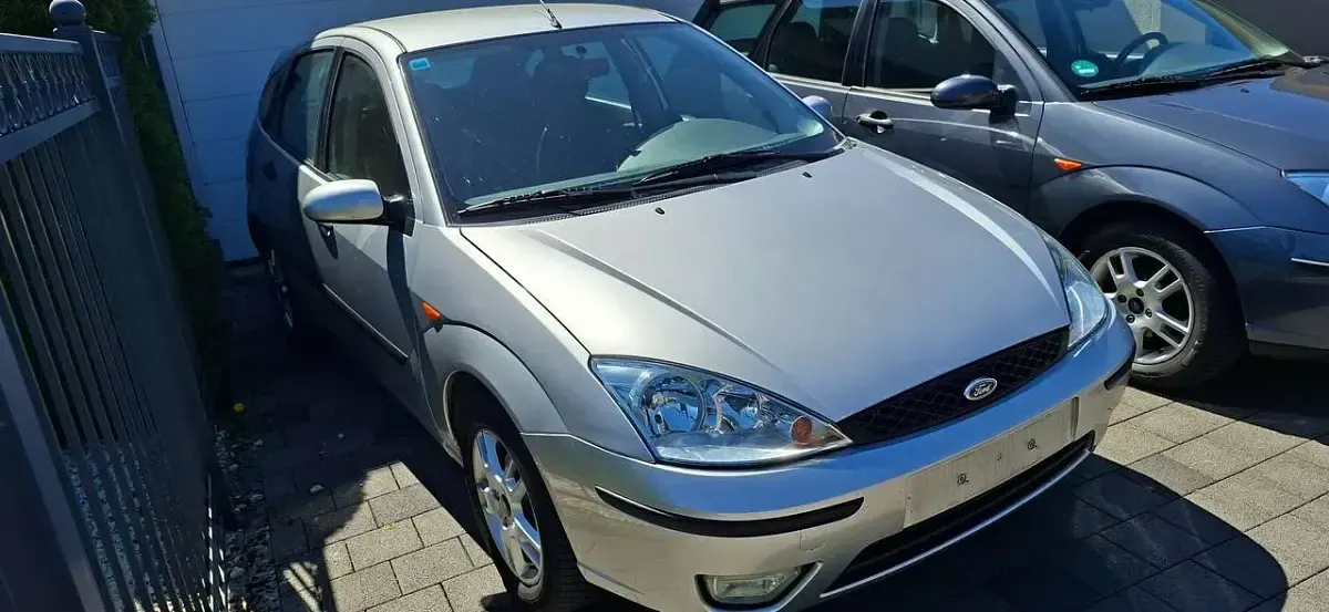 Gebraucht Ford Focus Viva X 101 PS (74 kW) 2005 Avussilbermetallic Limousine