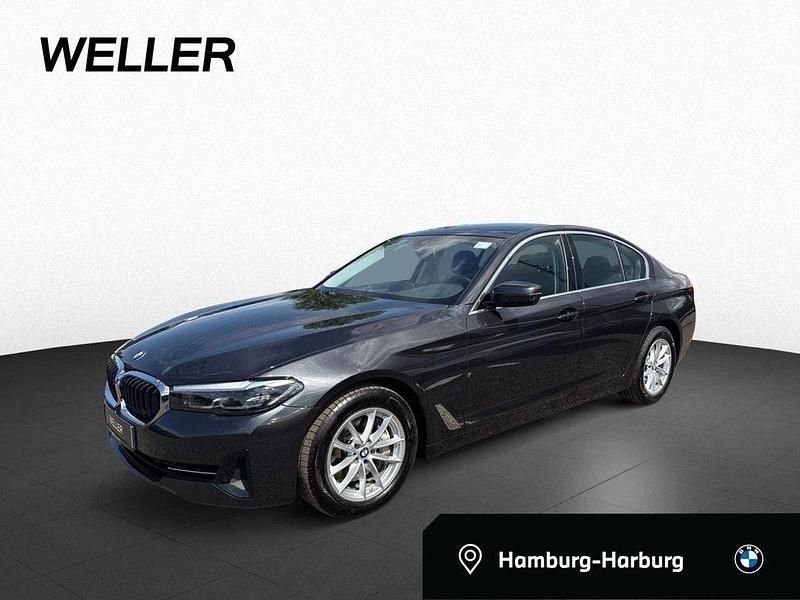 Grau Gebraucht 2022 BMW 530 Performance Limousine | 36.950 € (Superpreis) - Bild 1/4