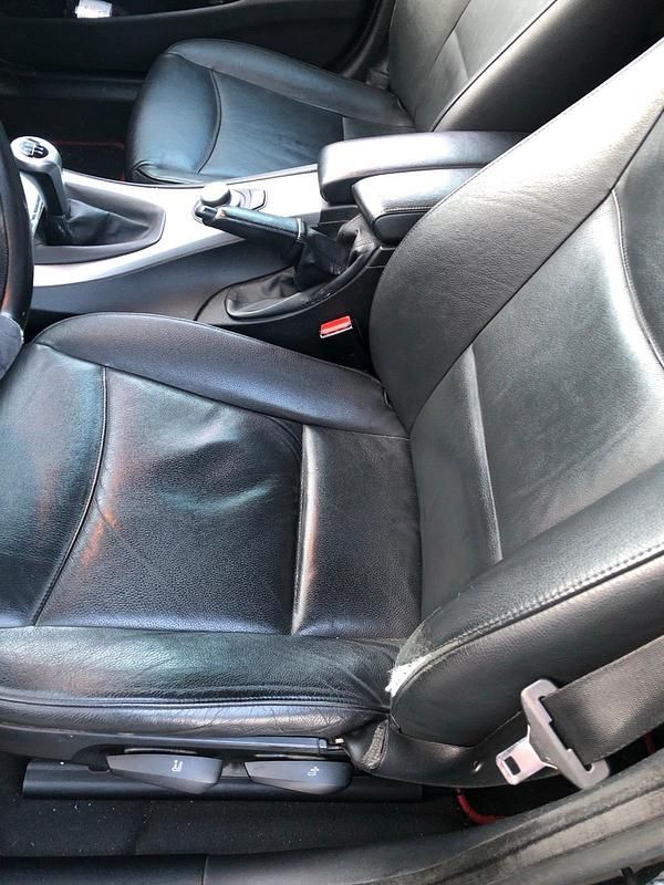 Gebraucht BMW 318 122 PS (89 kW) 2007 Schwarz Kombi