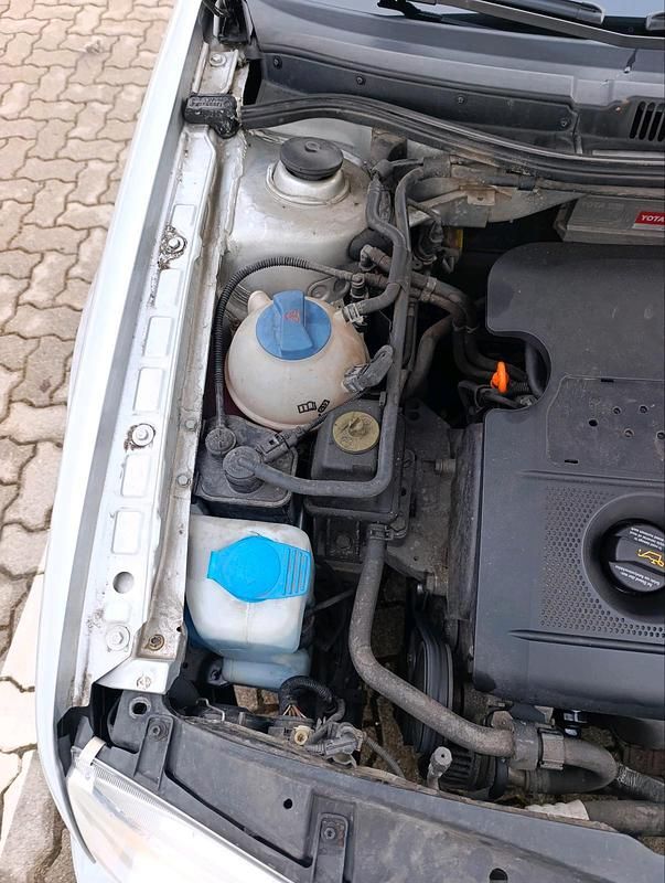 Gebraucht VW Bora 105 PS (77 kW) 2003 Grau Limousine