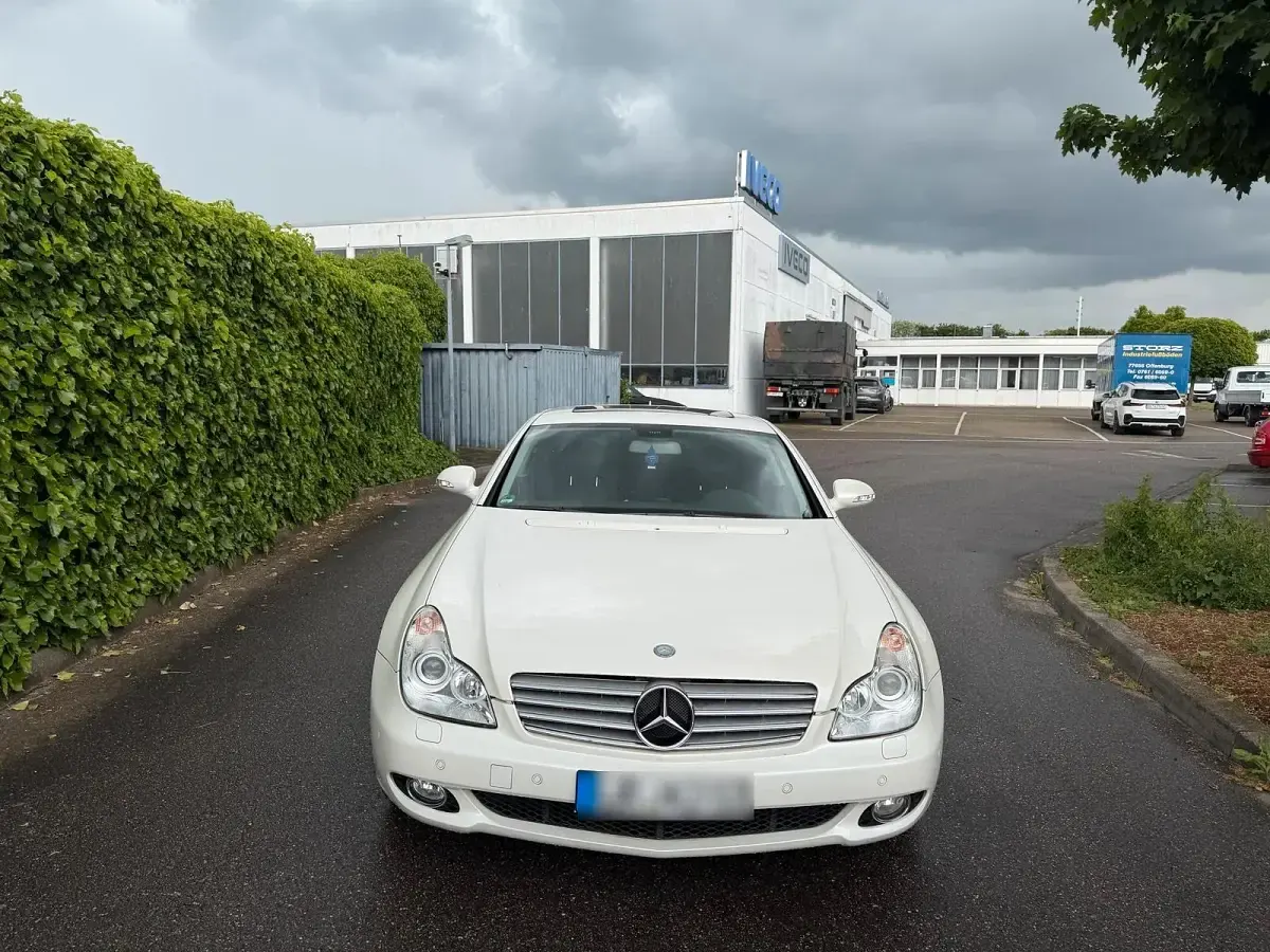 Gebraucht Mercedes CLS350 272 PS (200 kW) 2008 Weiß Coupé