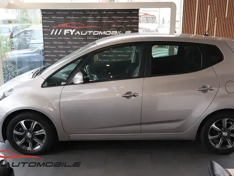 Gebraucht Hyundai ix20 Style 125 PS (91 kW) 2015 Beige Kleinwagen