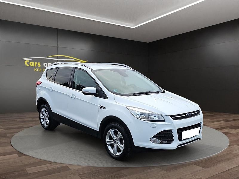 Weiß Gebraucht 2016 Ford Kuga Trend SUV | 8.499 € (Superpreis) - Bild 1/4