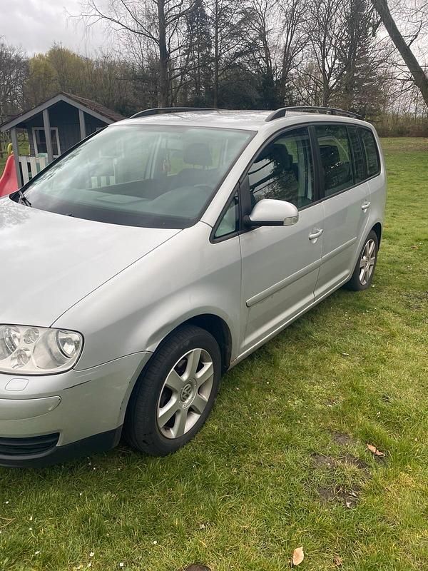 Gebraucht VW Touran 105 PS (77 kW) 2006 Silber Van / Kleinbus