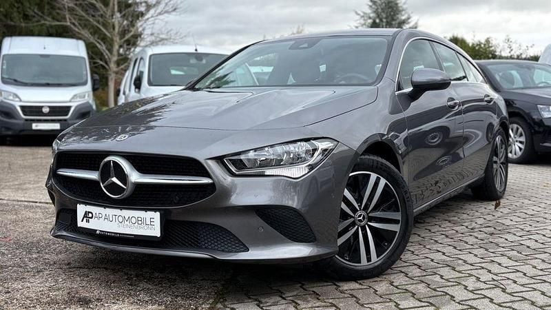 Grau Gebraucht 2023 Mercedes CLA200 Shooting Brake Kombi | 22.990 € (Superpreis) - Bild 1/4