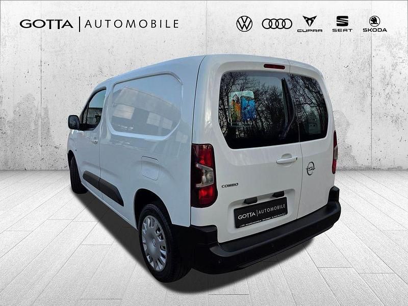Gebraucht Opel Combo Edition 131 PS (96 kW) 2021 Weiß Van / Kleinbus
