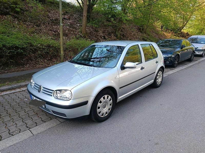 Gebraucht VW Golf IV 75 PS (55 kW) 2003 Silber Kleinwagen