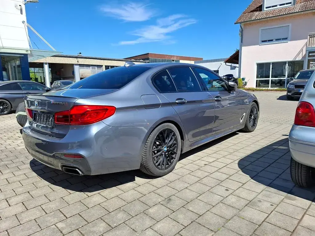 Gebraucht BMW M550 Performance 400 PS (294 kW) 2018 Blau Limousine
