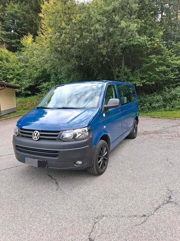 Blau Gebraucht 2014 VW Caravelle Van / Kleinbus | 13.900 € - Bild 1/4