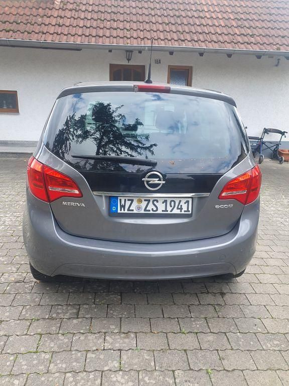 Grau Gebraucht 2016 Opel Meriva Active Van / Kleinbus | 4.800 € (Guter Preis) - Bild 1/4