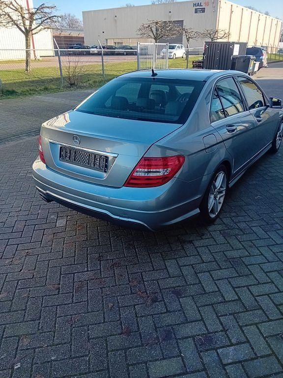 Gebraucht Mercedes C250 Avantgarde 204 PS (150 kW) 2012 Grau Limousine