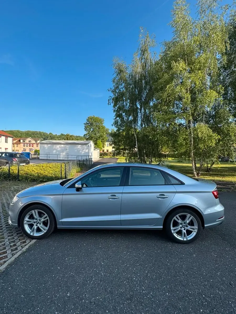 Gebraucht Audi A3 Comfort 116 PS (85 kW) 2019 Silber Limousine