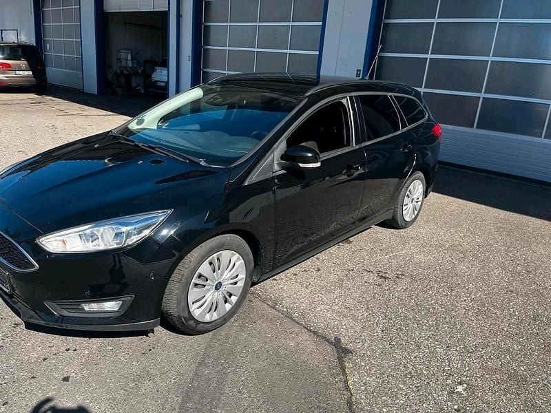 Gebraucht Ford Focus Trend 120 PS (88 kW) 2016 Schwarz Kombi
