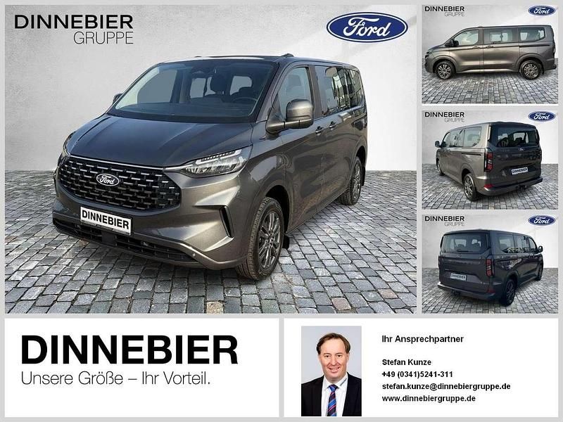 Gebraucht Ford Tourneo Titanium 150 PS (110 kW) 2024 Grau (metallic) Van / Kleinbus