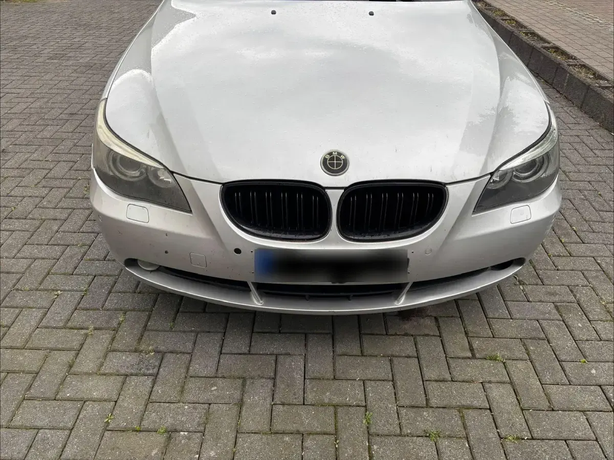 Gebraucht BMW 525 Basis 218 PS (160 kW) 2006 Silber Limousine