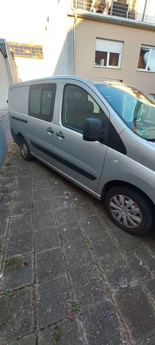 Gebraucht Toyota Proace 128 PS (94 kW) 2014 Silber Van / Kleinbus