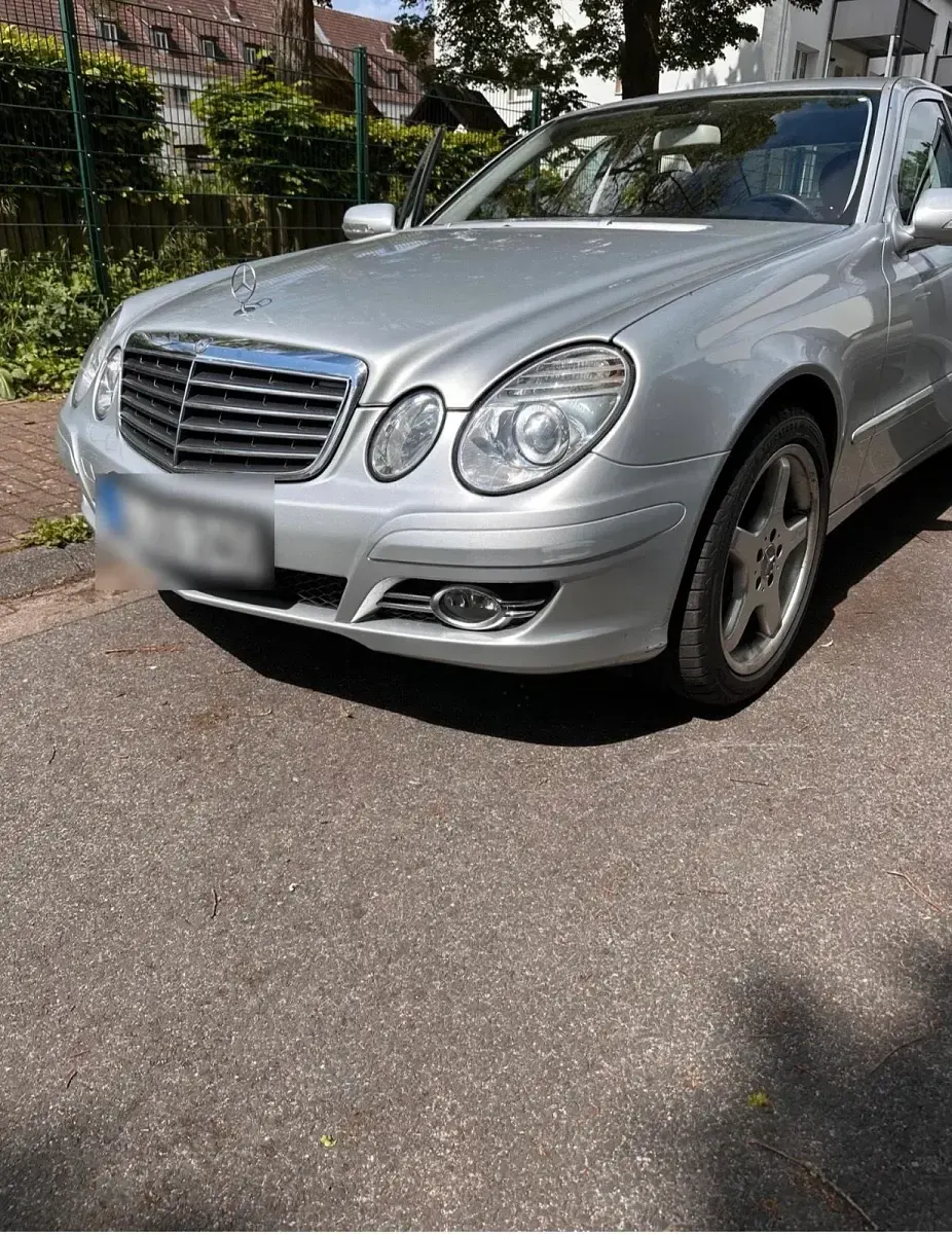 Gebraucht Mercedes E200 Classic 184 PS (135 kW) 2007 Silber Limousine
