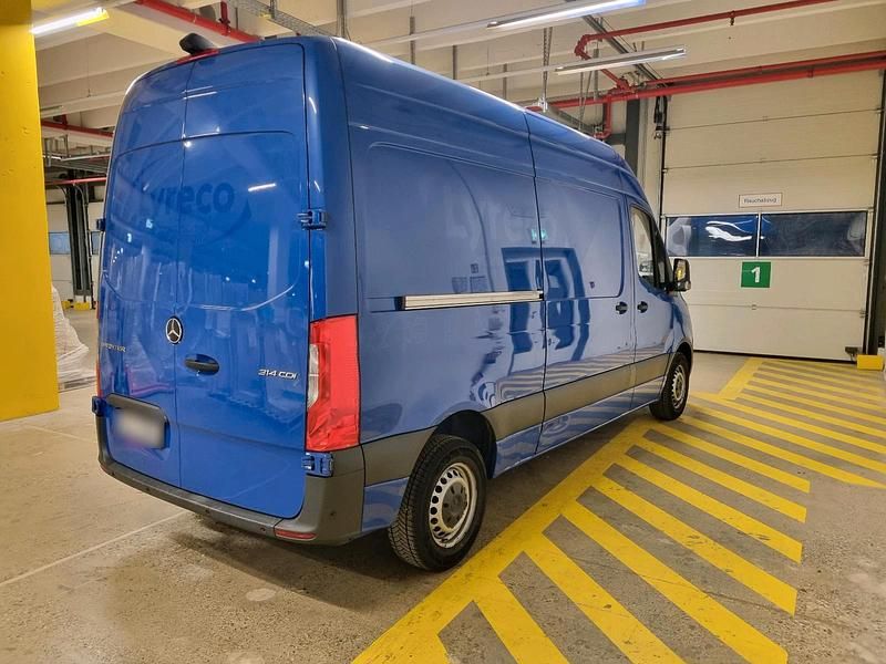 Gebraucht Mercedes Sprinter 140 PS (102 kW) 2021 Blau Van