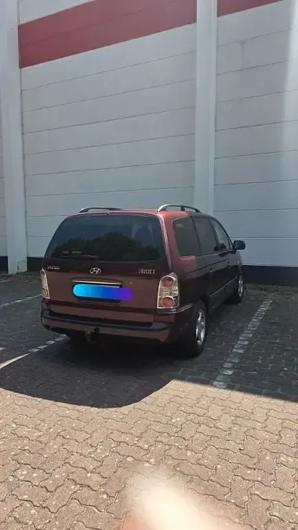 Gebraucht Hyundai Trajet GLS 140 PS (102 kW) 2006 Rot Van / Kleinbus