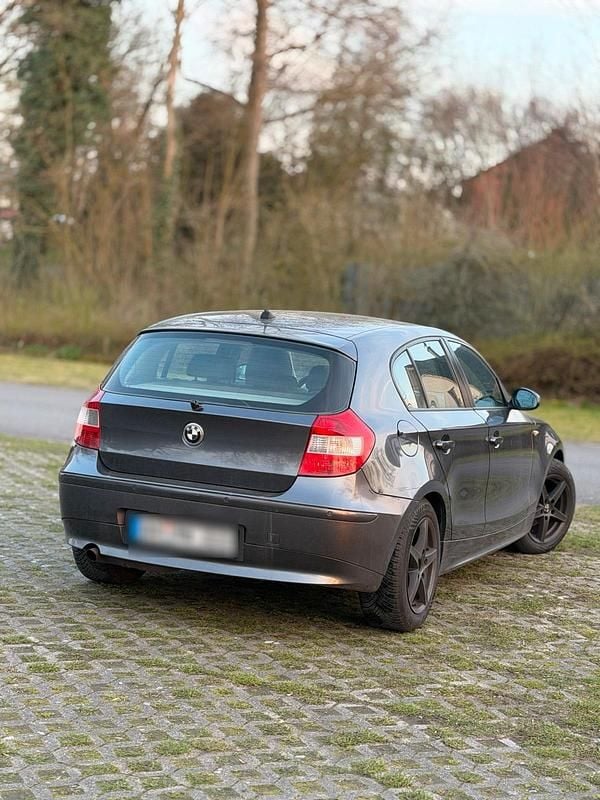 Gebraucht BMW 118 122 PS (89 kW) 2005 Andere farben Kleinwagen