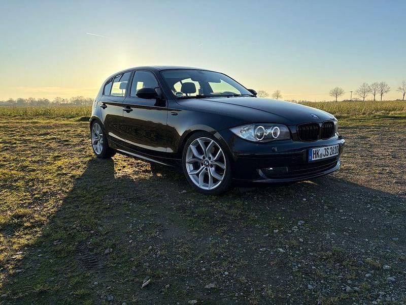 Schwarz Gebraucht 2009 BMW 120 M Sport Kleinwagen | 6.000 € (Fairer Preis) - Bild 1/4