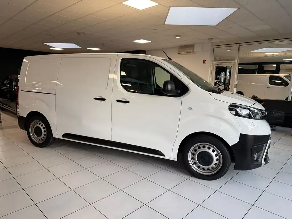 Gebraucht Toyota Proace Verso 116 PS (85 kW) 2019 Weiß Kombi