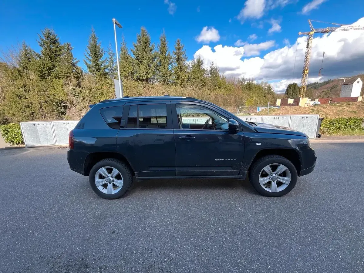 Gebraucht Jeep Compass 163 PS (119 kW) 2013 Andere farben SUV