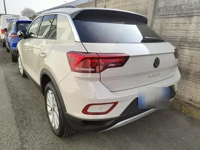 Gebraucht VW T-Roc Life 116 PS (85 kW) 2025 Grau SUV