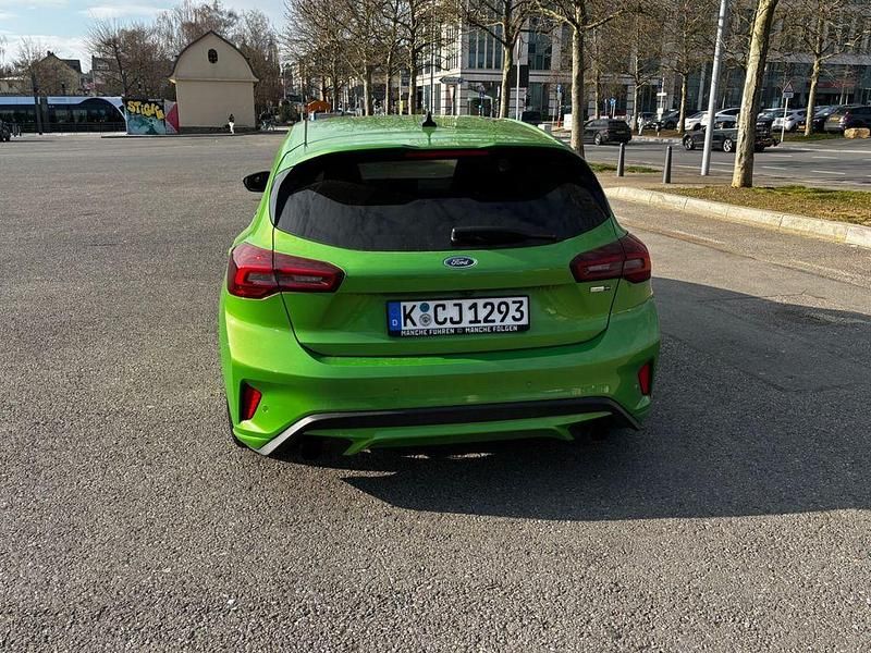 Gebraucht Ford Focus ST 280 PS (205 kW) 2023 Grün Limousine