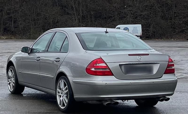 Usado Mercedes E320 224 HP (164 kW) 2003 Cinzento Sedan