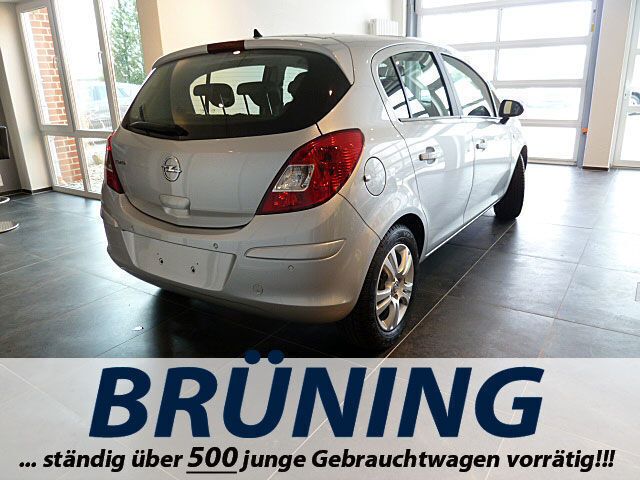 Gebraucht Opel Corsa Innovation 101 PS (74 kW) 2014 Silber metallic Kleinwagen