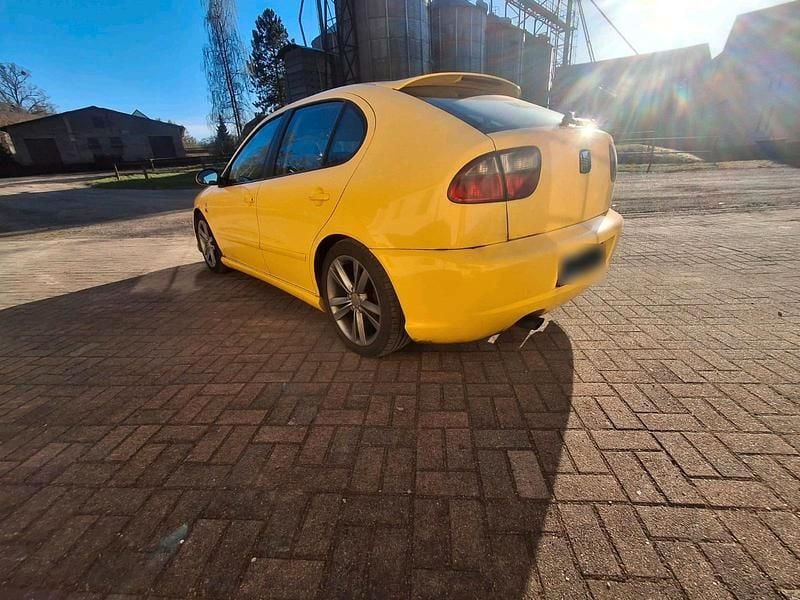 Second-hand Seat Leon FR 150 CP (110 kW) 2004 Galben Hatchback