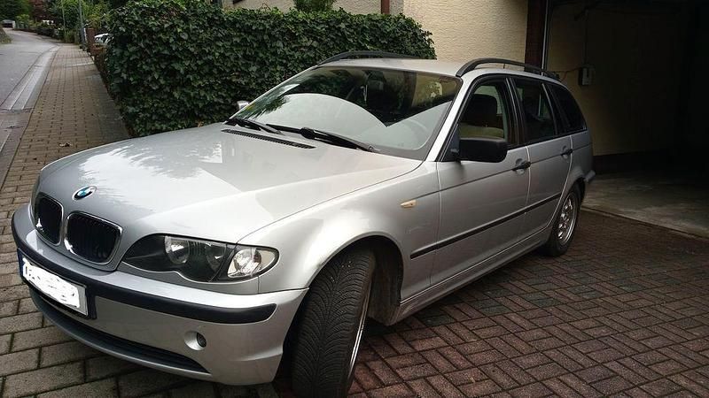 Silber Gebraucht 2004 BMW 316 Kombi | 1.500 € (Guter Preis) - Bild 1/4