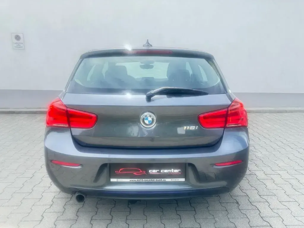 Gebraucht BMW 118 Sport Line 136 PS (100 kW) 2016 Grau Kleinwagen